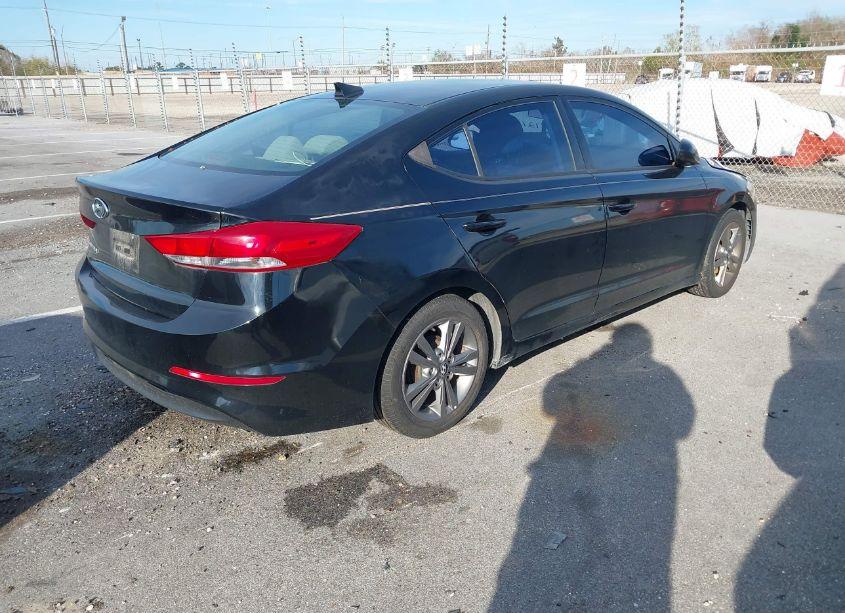 Photo 4 of 2017 Hyundai Elantra SE (VIN 5NPD84LF0HH005215)