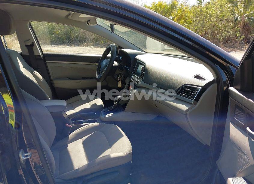 Photo 5 of 2017 Hyundai Elantra SE (VIN 5NPD84LF0HH008986)