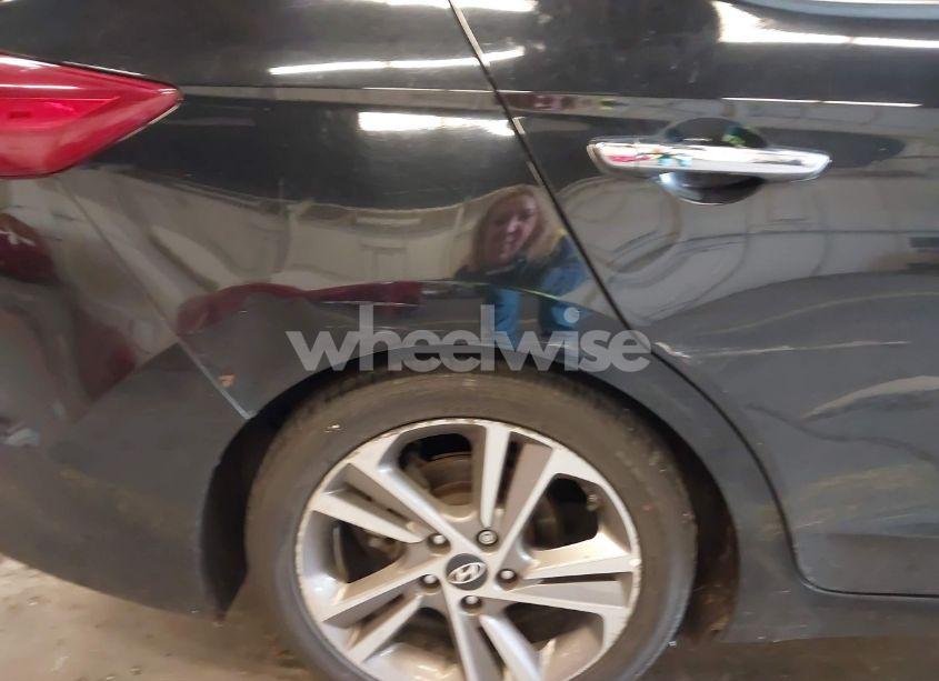 Photo 18 of 2017 Hyundai Elantra LIMITED (VIN 5NPD84LF0HH019910)