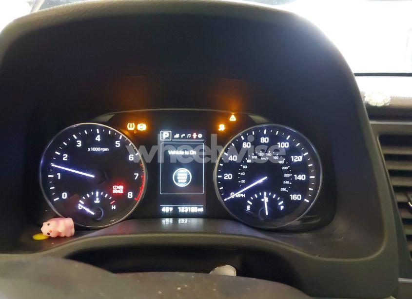 Photo 7 of 2017 Hyundai Elantra LIMITED (VIN 5NPD84LF0HH019910)