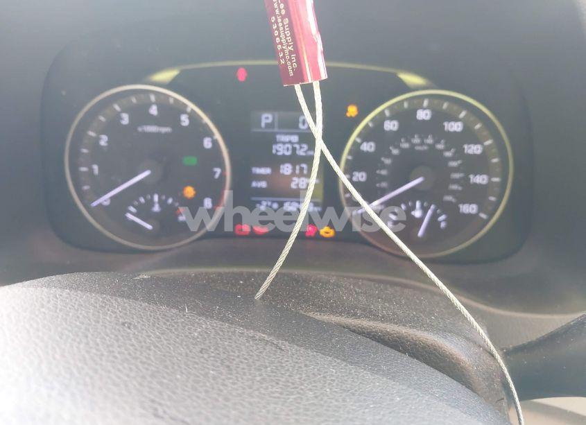 Photo 7 of 2017 Hyundai Elantra SE (VIN 5NPD84LF0HH025481)