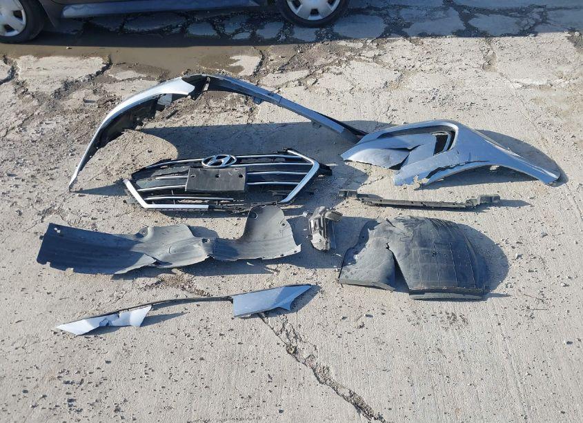 Photo 12 of 2017 Hyundai Elantra SE (VIN 5NPD84LF0HH047318)