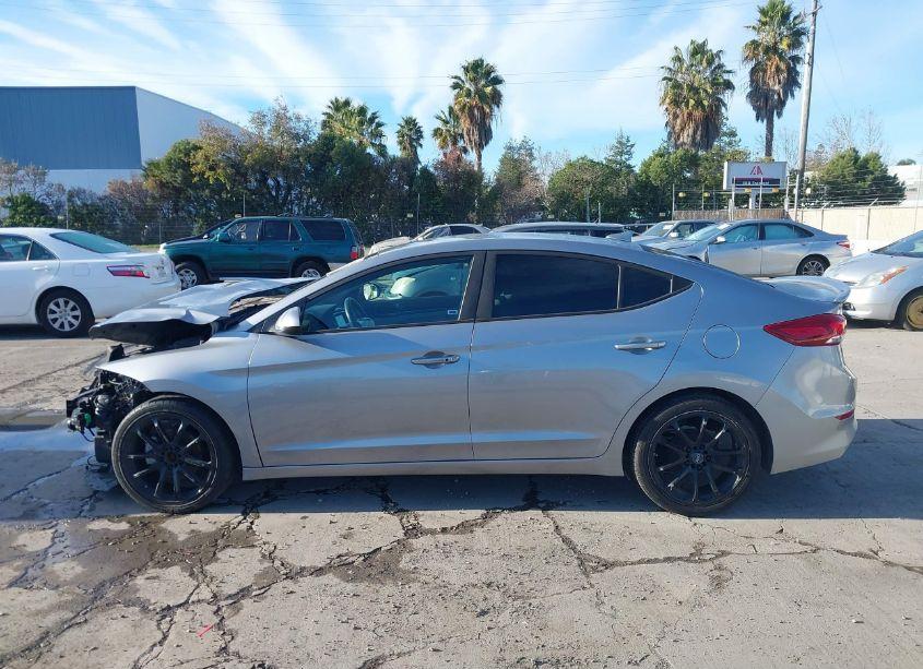 Photo 15 of 2017 Hyundai Elantra SE (VIN 5NPD84LF0HH047318)