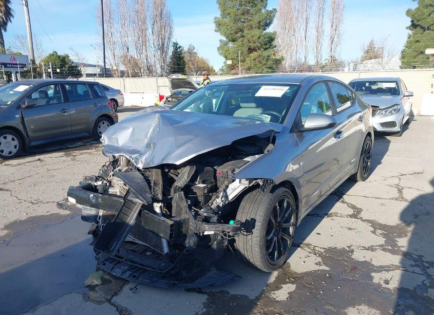 Photo 2 of 2017 Hyundai Elantra SE (VIN 5NPD84LF0HH047318)