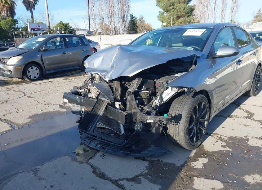 Photo 6 of 2017 Hyundai Elantra SE (VIN 5NPD84LF0HH047318)