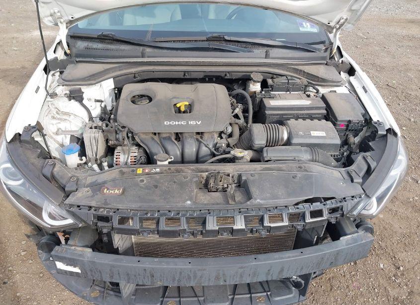 Photo 10 of 2017 Hyundai Elantra SE (VIN 5NPD84LF0HH052406)