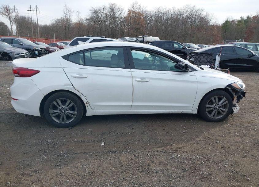 Photo 13 of 2017 Hyundai Elantra SE (VIN 5NPD84LF0HH052406)