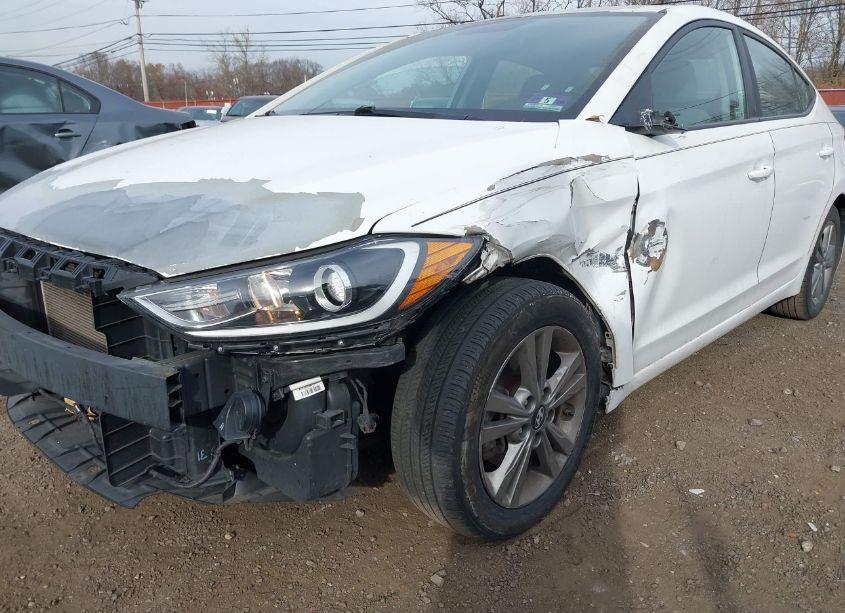 Photo 6 of 2017 Hyundai Elantra SE (VIN 5NPD84LF0HH052406)