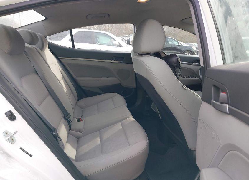 Photo 8 of 2017 Hyundai Elantra SE (VIN 5NPD84LF0HH052406)