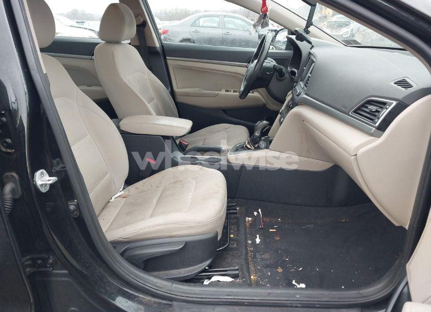 Photo 5 of 2017 Hyundai Elantra SE (VIN 5NPD84LF0HH063244)