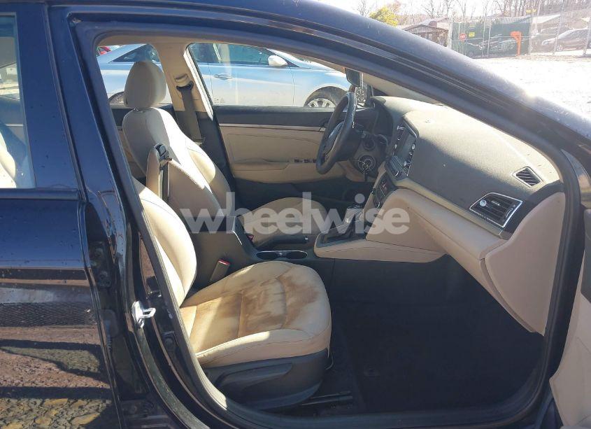 Photo 5 of 2017 Hyundai Elantra SE (VIN 5NPD84LF0HH064099)