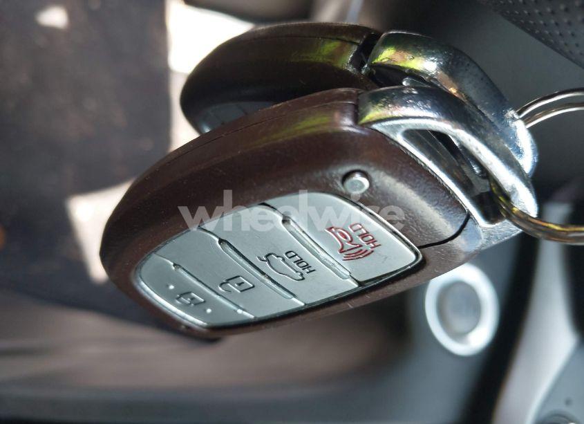 Photo 11 of 2017 Hyundai Elantra LIMITED (VIN 5NPD84LF0HH064572)