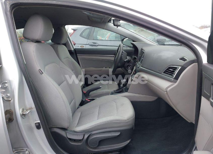 Photo 5 of 2017 Hyundai Elantra SE (VIN 5NPD84LF0HH068086)