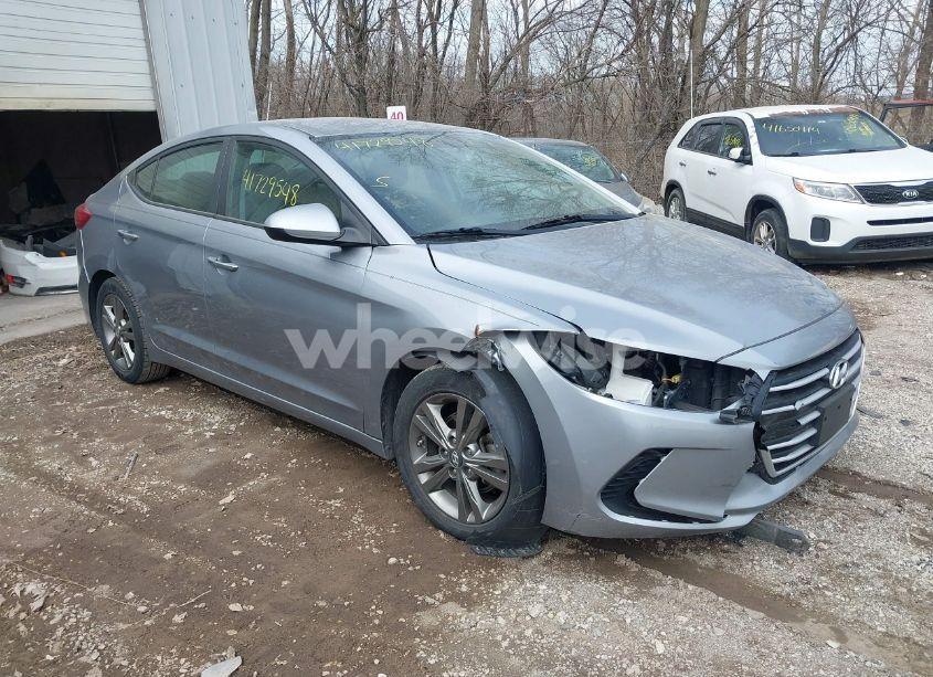2017 Hyundai Elantra SE (VIN 5NPD84LF0HH069318) main photo
