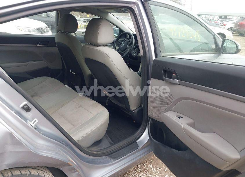 Photo 8 of 2017 Hyundai Elantra SE (VIN 5NPD84LF0HH069318)