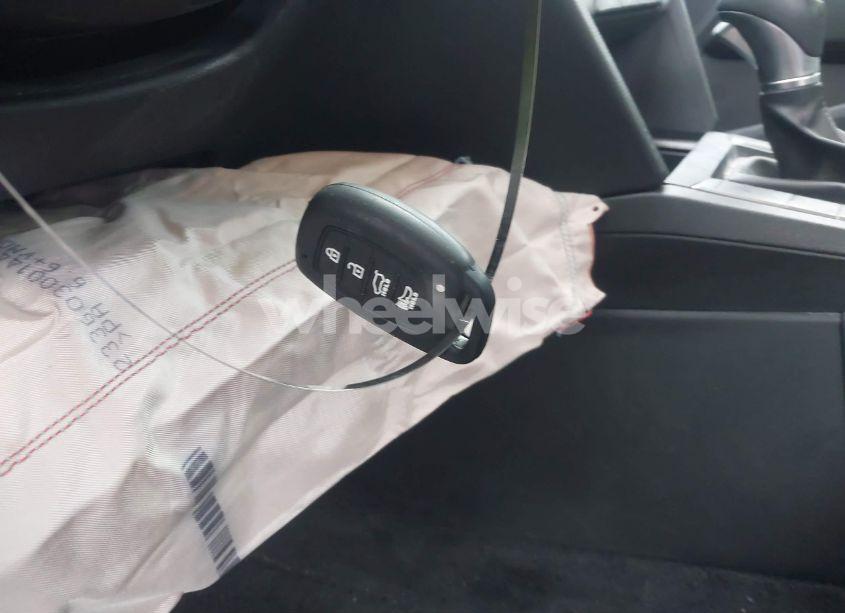 Photo 11 of 2017 Hyundai Elantra LIMITED (VIN 5NPD84LF0HH069898)