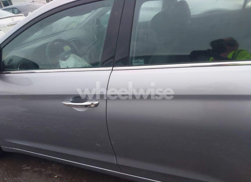 Photo 14 of 2017 Hyundai Elantra LIMITED (VIN 5NPD84LF0HH069898)