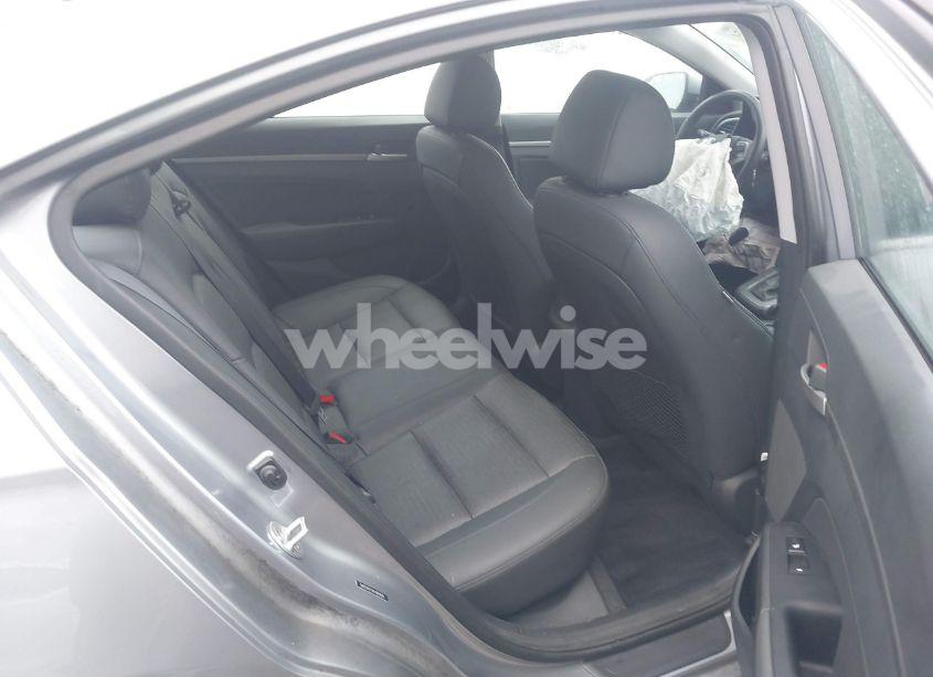 Photo 8 of 2017 Hyundai Elantra LIMITED (VIN 5NPD84LF0HH069898)