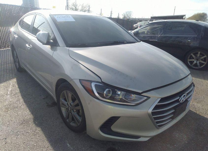 2017 Hyundai Elantra SE (VIN 5NPD84LF0HH075068) main photo