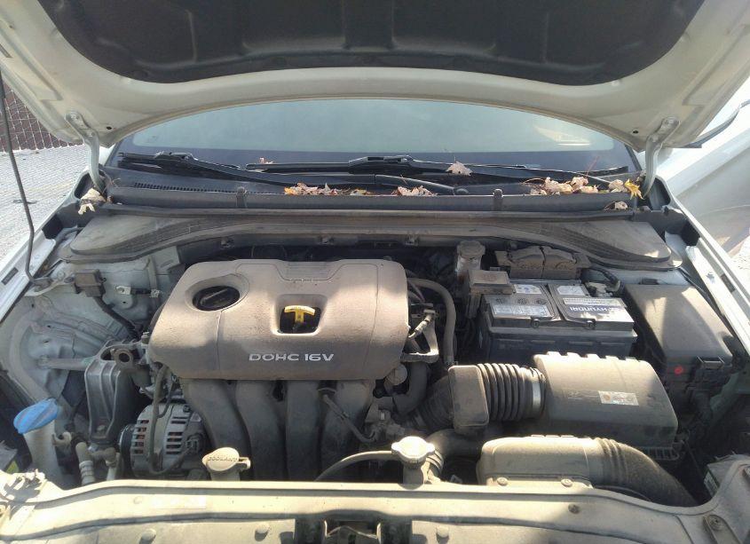 Photo 10 of 2017 Hyundai Elantra SE (VIN 5NPD84LF0HH075068)