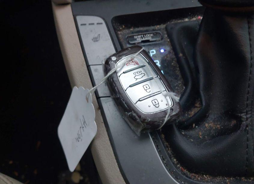 Photo 11 of 2017 Hyundai Elantra LIMITED (VIN 5NPD84LF0HH085728)