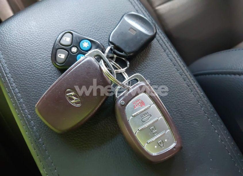 Photo 11 of 2017 Hyundai Elantra LIMITED (VIN 5NPD84LF0HH103287)