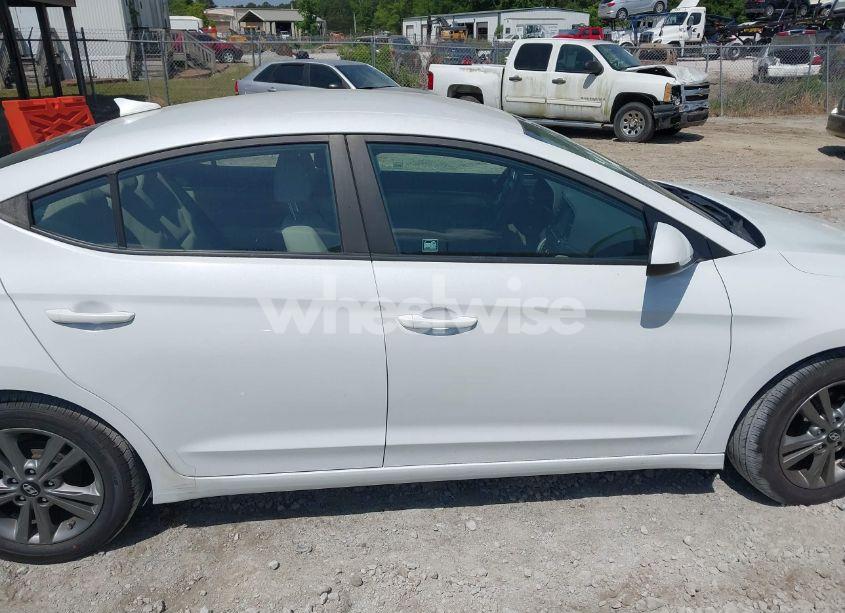 Photo 13 of 2017 Hyundai Elantra SE (VIN 5NPD84LF0HH123720)