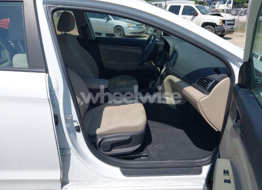 Photo 5 of 2017 Hyundai Elantra SE (VIN 5NPD84LF0HH123720)