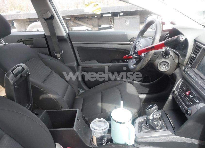 Photo 5 of 2018 Hyundai Elantra SEL (VIN 5NPD84LF0JH214329)