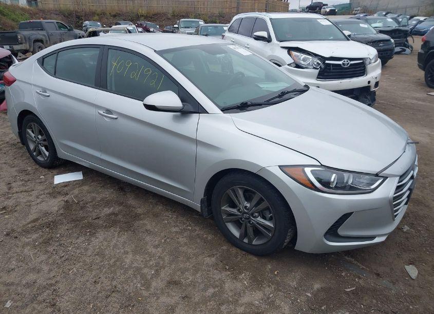 2018 Hyundai Elantra SEL (VIN 5NPD84LF0JH235214) main photo