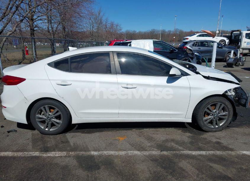 Photo 14 of 2018 Hyundai Elantra SEL (VIN 5NPD84LF0JH238100)