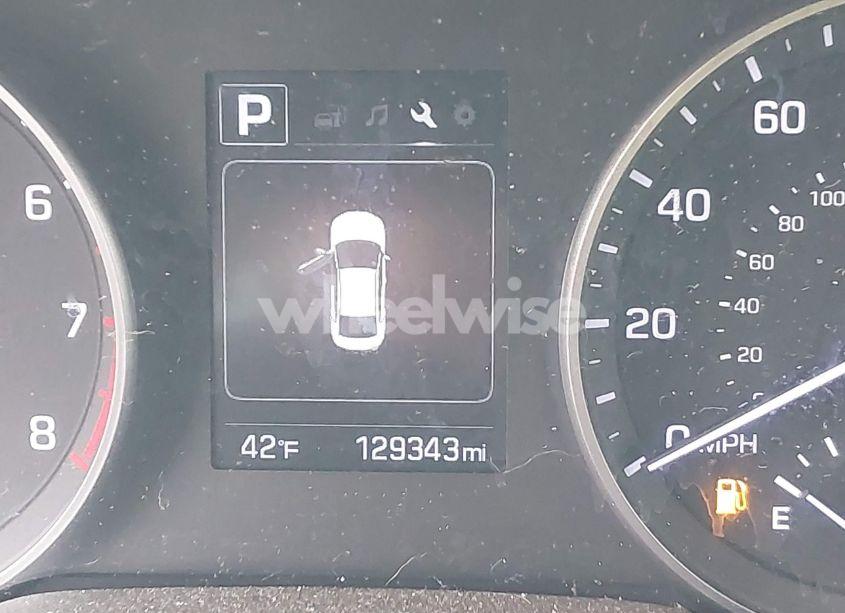 Photo 15 of 2018 Hyundai Elantra SEL (VIN 5NPD84LF0JH239490)