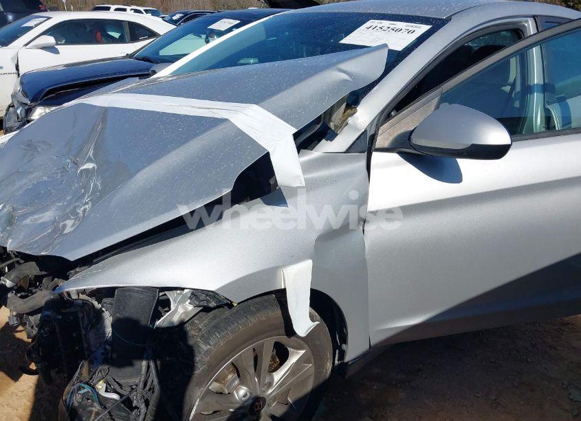 Photo 6 of 2018 Hyundai Elantra SEL (VIN 5NPD84LF0JH275857)