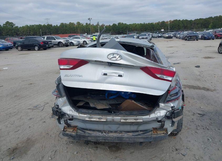 Photo 15 of 2018 Hyundai Elantra SEL (VIN 5NPD84LF0JH305827)