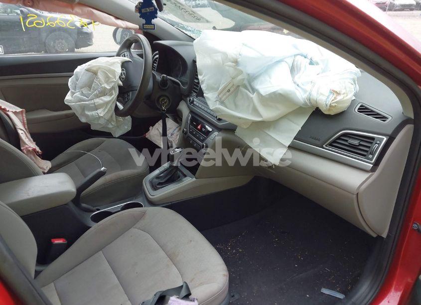 Photo 5 of 2018 Hyundai Elantra SEL (VIN 5NPD84LF0JH338648)