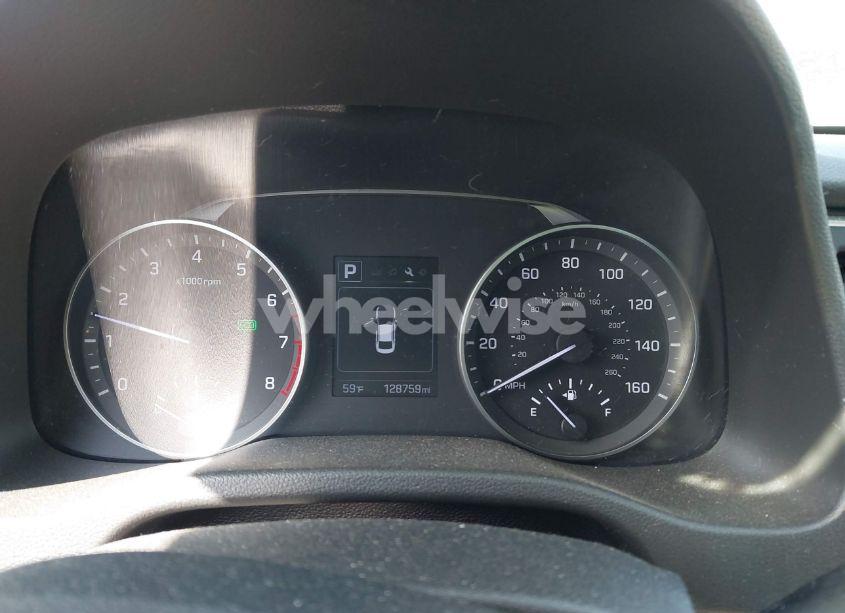 Photo 7 of 2018 Hyundai Elantra SEL (VIN 5NPD84LF0JH338682)