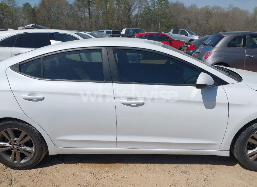 Photo 13 of 2018 Hyundai Elantra SEL (VIN 5NPD84LF0JH365185)
