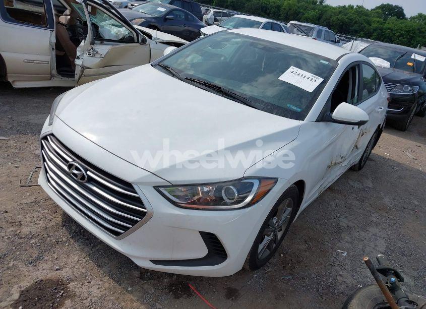 Photo 2 of 2018 Hyundai Elantra SEL (VIN 5NPD84LF0JH389938)