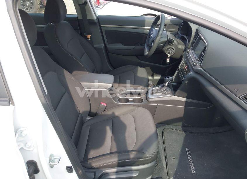 Photo 5 of 2018 Hyundai Elantra SEL (VIN 5NPD84LF0JH389938)