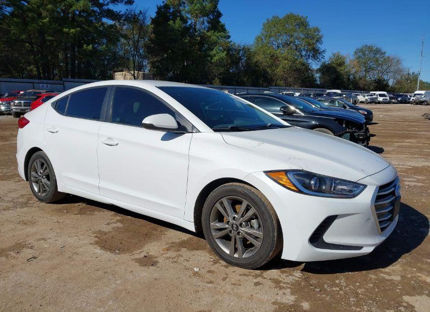 2018 Hyundai Elantra SEL (VIN 5NPD84LF0JH395903) main photo