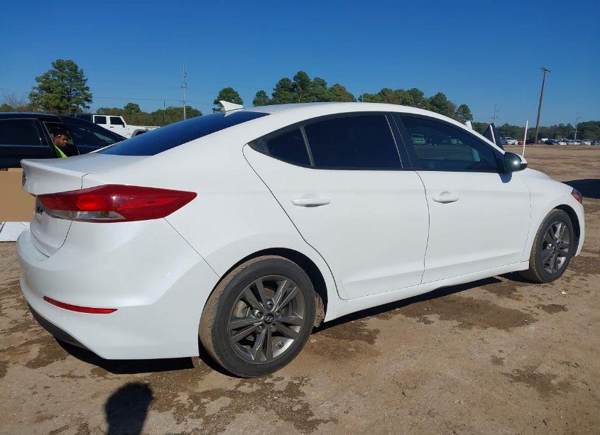 Photo 4 of 2018 Hyundai Elantra SEL (VIN 5NPD84LF0JH395903)