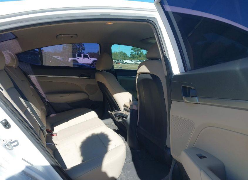 Photo 8 of 2018 Hyundai Elantra SEL (VIN 5NPD84LF0JH395903)