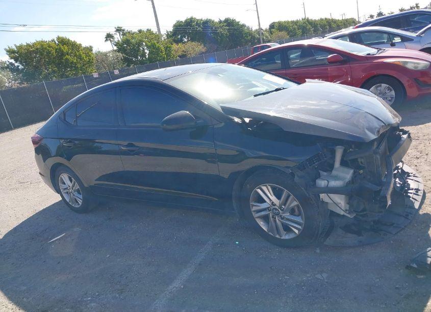 Photo 13 of 2019 Hyundai Elantra SEL (VIN 5NPD84LF0KH403435)