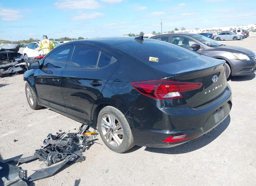 Photo 3 of 2019 Hyundai Elantra SEL (VIN 5NPD84LF0KH403435)