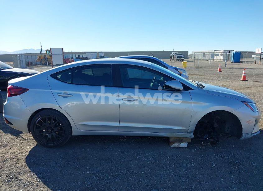 Photo 13 of 2019 Hyundai Elantra SEL (VIN 5NPD84LF0KH407551)