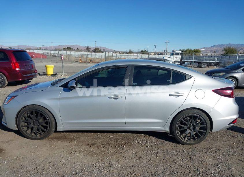 Photo 14 of 2019 Hyundai Elantra SEL (VIN 5NPD84LF0KH407551)