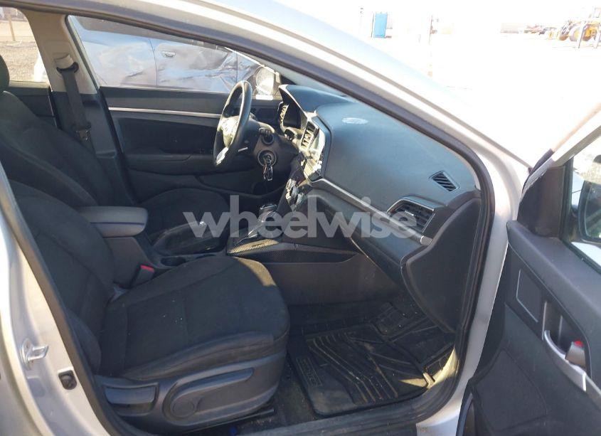 Photo 5 of 2019 Hyundai Elantra SEL (VIN 5NPD84LF0KH407551)
