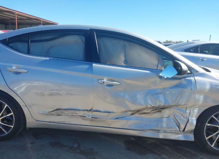 Photo 13 of 2019 Hyundai Elantra LIMITED (VIN 5NPD84LF0KH420042)