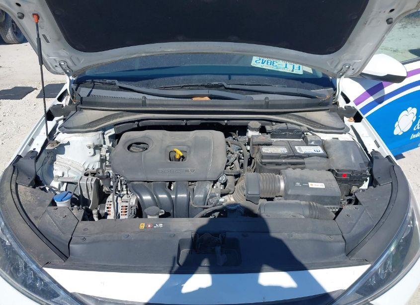 Photo 10 of 2019 Hyundai Elantra SEL (VIN 5NPD84LF0KH453512)