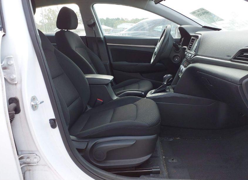Photo 5 of 2019 Hyundai Elantra SEL (VIN 5NPD84LF0KH453512)
